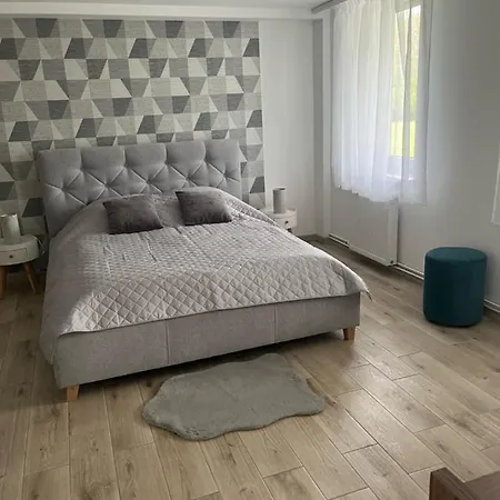 Bystry مكان تخييم *